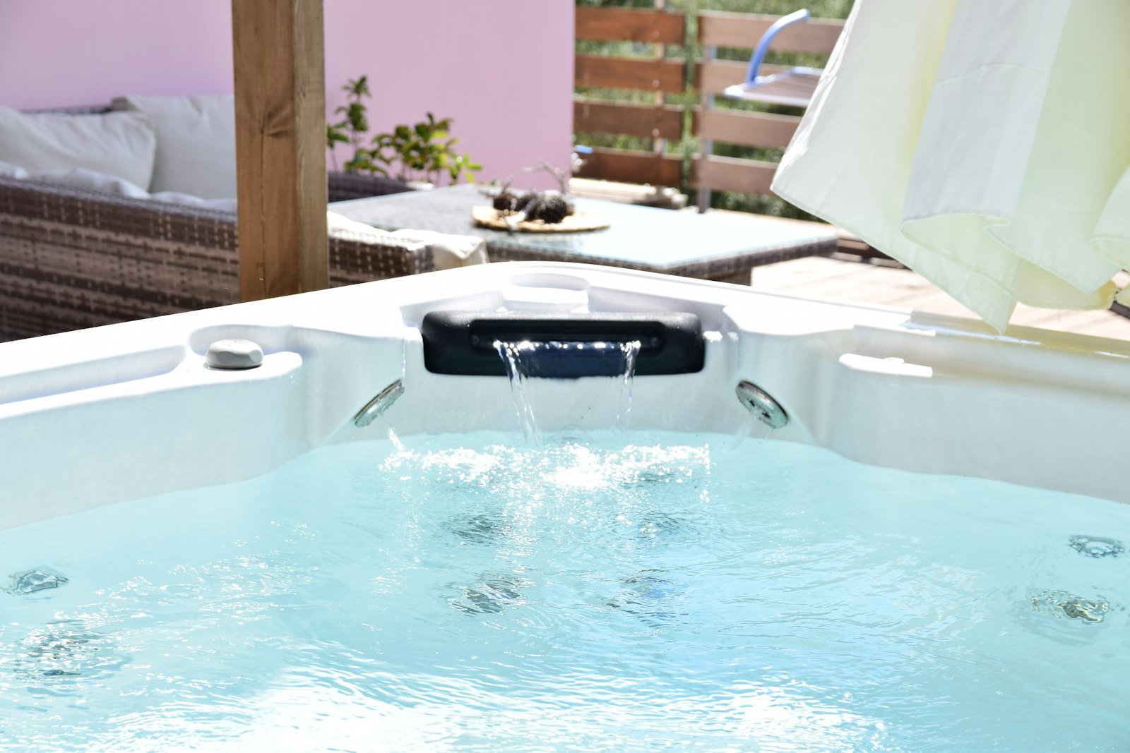 ¿Cuánto cuesta un jacuzzi? Precios reales de compra y mantenimiento